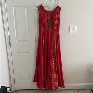 Red gown with blue dupatta. Size zip and cups. Full length. Red tights included